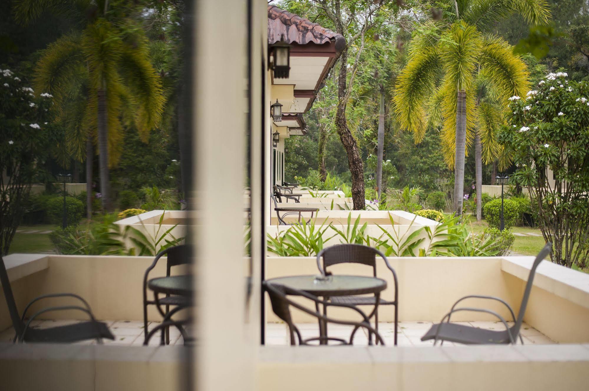 Kasalong Phuket Resort Nai Yang Beach エクステリア 写真